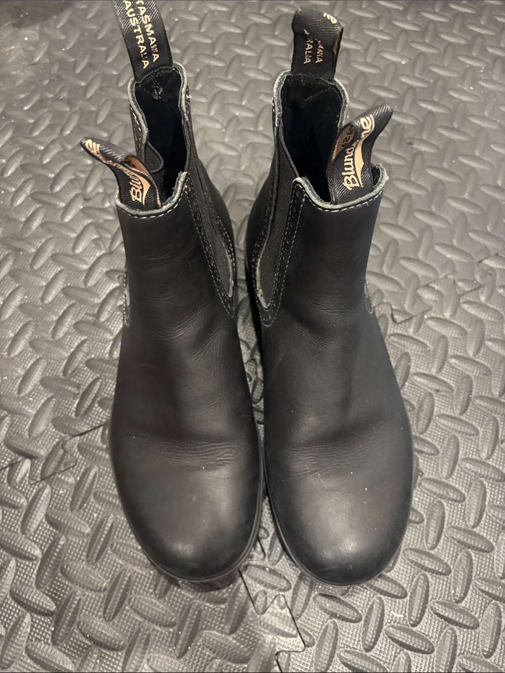 Blundstone Black Leather Chelsea Boots
